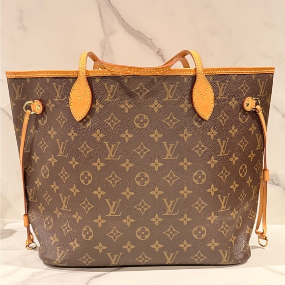 Louis Vuitton Handbags - Louis Vuitton Neverfull Mm